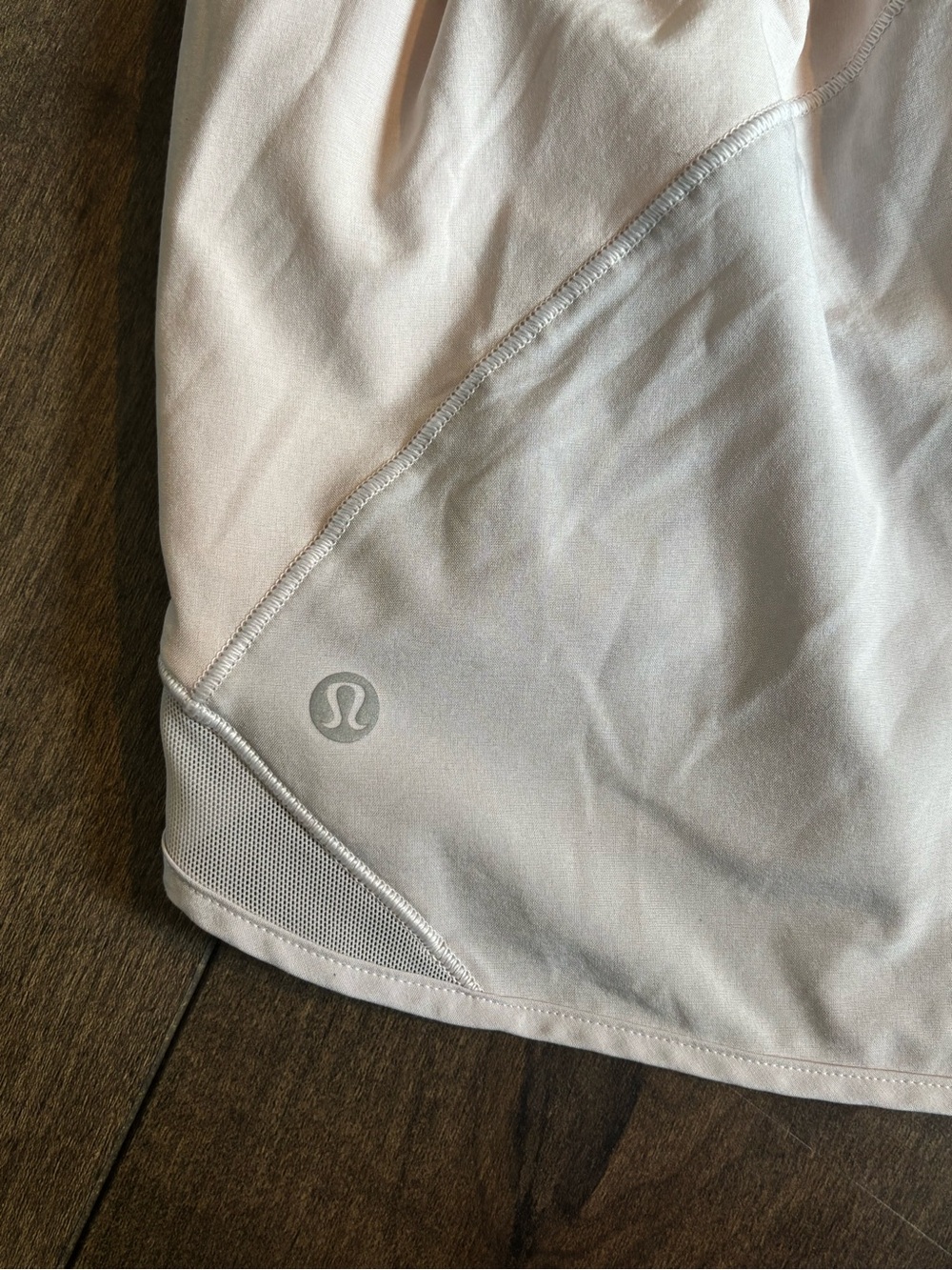 lululemon athletica hotty hot pale pink women's running shorts - Picture 4 of 4